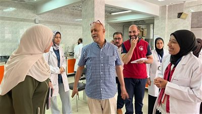 مجازاة كاتب صحة خلال مرور مفاجئ بالفيوم