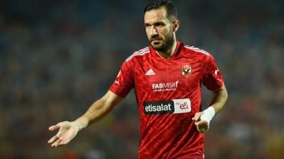 نجم الأهلي السابق : تجديد عقد معلول أصبح معتاداً 