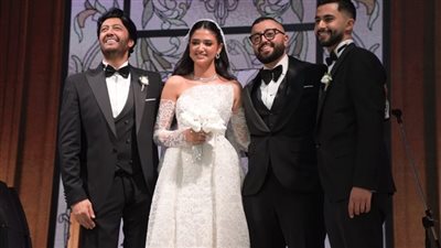 بسعادة وفرحة...سامح يسرى يحتفل بزفاف ابنته مع نجوم الفن (صور)