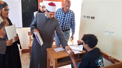 طلاب الإعدادية الازهرية يؤدون امتحان التفسير والحديث بالإسماعيلية 