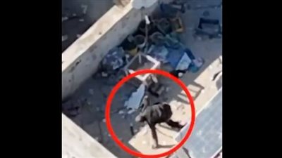 قاتلا حتى الرمق الأخير.. فيديو لشابين فلسطينيين يقاتلان حتى الشهادة 