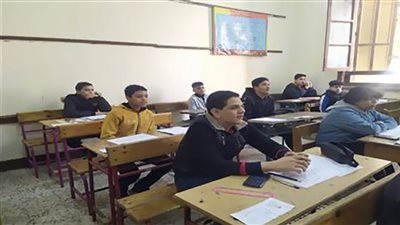 استبعاد 6 رؤساء لجان ومراقبين من أعمال امتحانات الشهادة الإعدادية بالقليوبية
