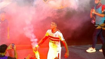 احتفالات أسطورية بلاعبى الزمالك فى إستاد القاهره 