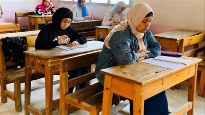 وكيل تعليم الإسكندرية يتابع سير اليوم الثالث لامتحانات الشهادة الإعدادية 