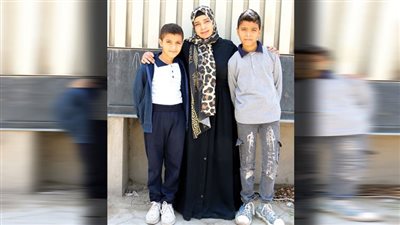 الأم وظروف المعيشة الصعبة