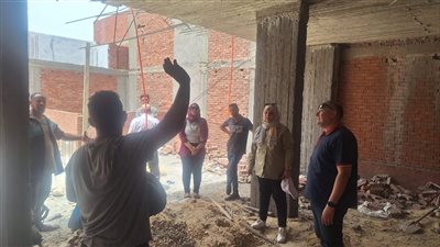 الدقهلية: إزالة سقف عقار مخالف بالمنصورة 