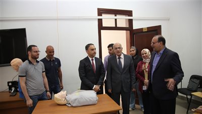 ورشة عمل عن مبادئ الإسعافات الأولية بكلية الطب بجامعة الفيوم