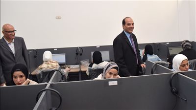 رئيس جامعة العريش يتابع سير أعمال الامتحانات  