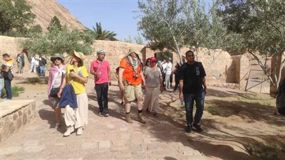 389 سائحًا يزورون المقدسات الدينية والأثرية بسانت كاترين 