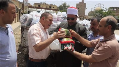 أوقاف الفيوم تتسلم 8 أطنان سلع غذائية من صكوك الإطعام