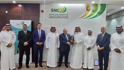 القنصل العام بالرياض يلتقي رئيس اللجنة الوطنية للجان العمالية بالمملكة