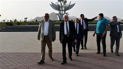 محافظ  جنوب سيناء يتابع أعمال رفع كفاءة ميدان وأيقونة السلام