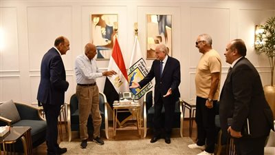 محافظ جنوب سيناء يستقبل الدكتور محمد غنيم مدير مركز أمراض الكلى بالمنصورة سابقاً 