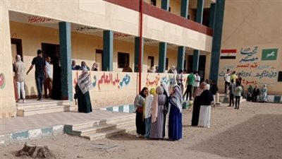 طلاب الشهادة الإعدادية بالشرقية يؤدون امتحان الهندسة والتربية الفنية