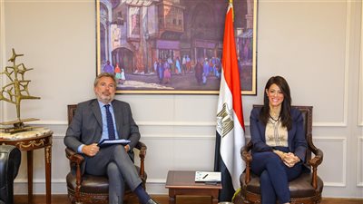 «المشاط» تناقش مع السفير الإيطالي تفعيل خطة «ماتي» لدعم جهود التنمية في إفريقيا