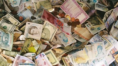 أسعار العملات بالبنوك بمنتصف تعاملات اليوم الثلاثاء 