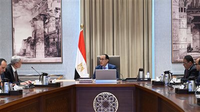 مدبولي  يُتابع عددًا من ملفات عمل الهيئة المصرية للشراء المُوحد والإمداد والتموين الطبي