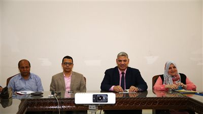 نائب رئيس جامعة الفيوم يجتمع بمنسقي الكليات لجائزة مصر للتميز الحكومي