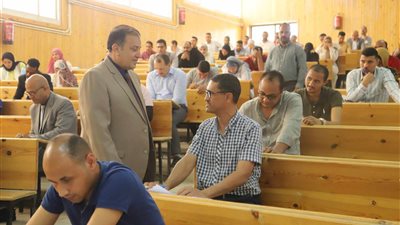 انتظام 11 ألف طالب بأداء الإمتحانات بجامعة جنوب الوادي 