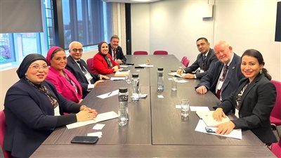 وزير التربية والتعليم يلتقى بممثلي هيئة كامبريدج الدولية لتعزيز سبل التعاون