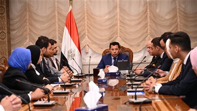 د. أشرف صبحي يلتقي بالكيان الشبابي 