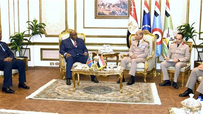 الفريق أول محمد زكى  يلتقى وزير الدفاع الوطنى والمحاربين القدماء للكونغو