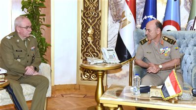 رئيس الأركان  يلتقى مدير عام فريق الموظفين العسكريين الدولي لحلف شمال الأطلنطي