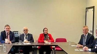 وزير التربية والتعليم يبحث الاستفادة من شركة 