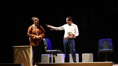 السفير التونسى يحضر 