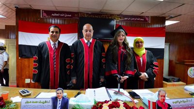 رسالة ماجستير بآداب المنصورة توصي بتمكين المرأة من تقلد المناصب القيادية الرفيعة