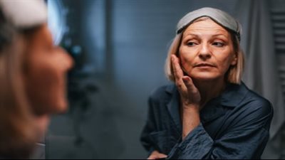 تجاعيد النوم.. أسباب ظهورها وطرق التخلص منها بسرعة