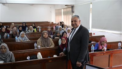 نائب رئيس جامعة الأزهر لفرع البنات يتفقد لجان امتحانات كلية الطب
