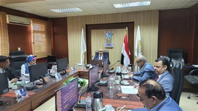 منح درجتي الدكتوراة والماجستير لعدد من الباحثين في تخصصات علمية مختلفة بجامعة الأقصر 