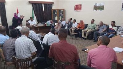 وزارة العمل تنشر ثقافة السلامة والصحة المهنية في المنشآت الحكومية بالمنيا 