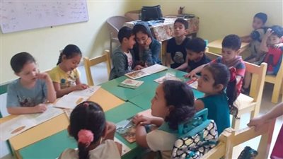 ورشة فنية بعنوان اعادة تدوير الخامات ضمن نشاط الطفل بقصر ثقافة السلام 