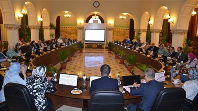 مجلس الدراسات العليا بجامعة الإسكندرية يناقش توصيات مؤتمر العلوم من أحل التنمية