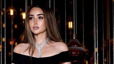 شاهد.. هنا الزاهد بإطلالة غريبة وملفتة