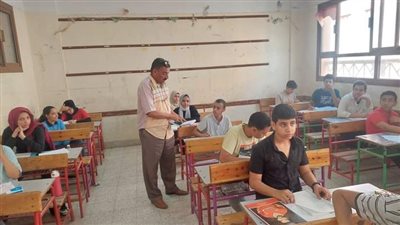 9192 طالبًا وطالبة يؤدون امتحانات الشهادة الإعدادية فى يومها الأخير بقنا 