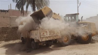 حملة مكبرة لرفع المخلفات بشوارع دشنا بقنا