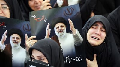 دفن رئيسي في أقدس مكان في إيران