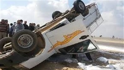 إصابة شخصين في حادث انقلاب سيارة نقل بالفيوم