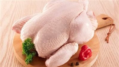 الكيلو ب105 جنيهات.. إستمرار إرتفاع أسعار الدواجن البيضاء بالفيوم 