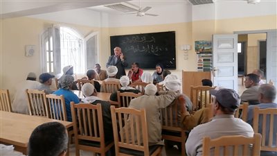 ندوة إرشادية عن دودة الحشد الخريفية لمزارعى الذرة الشامية بالبحيرة 