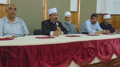 رئيس منطقة سوهاج الأزهرية يلتقى مديرى الإدارات لبحث الإستعدادات لإمتحانات الشهادة الثانوية