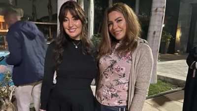 ألفت عمر صديقة نيرمين الفقي في 