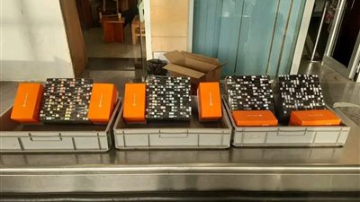 ضبط سجائر وشيش إلكترونية بمطار برج العرب بالإسكندرية 