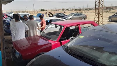 محافظ بني سويف يتابع انتظام العمل بسوق السيارات 