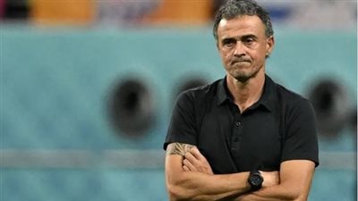 تعليق إنريكي على إقالة تشافي من تدريب برشلونة