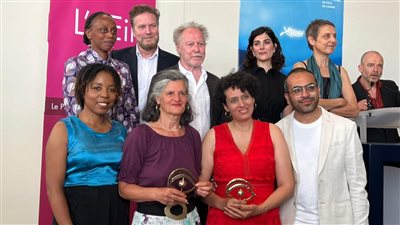 وزيرة الثقافة تهنئ فريق عمل 