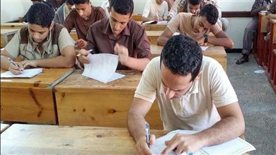 162 لجنة امتحانات تستقبل طلاب الدبلومات الفنية بالقليوبية 